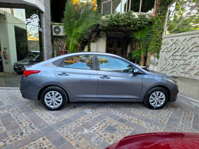 Hyundai Accent GL modelo 2018