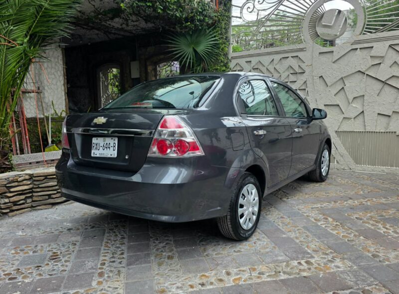 Chevrolet aveo LT 2010