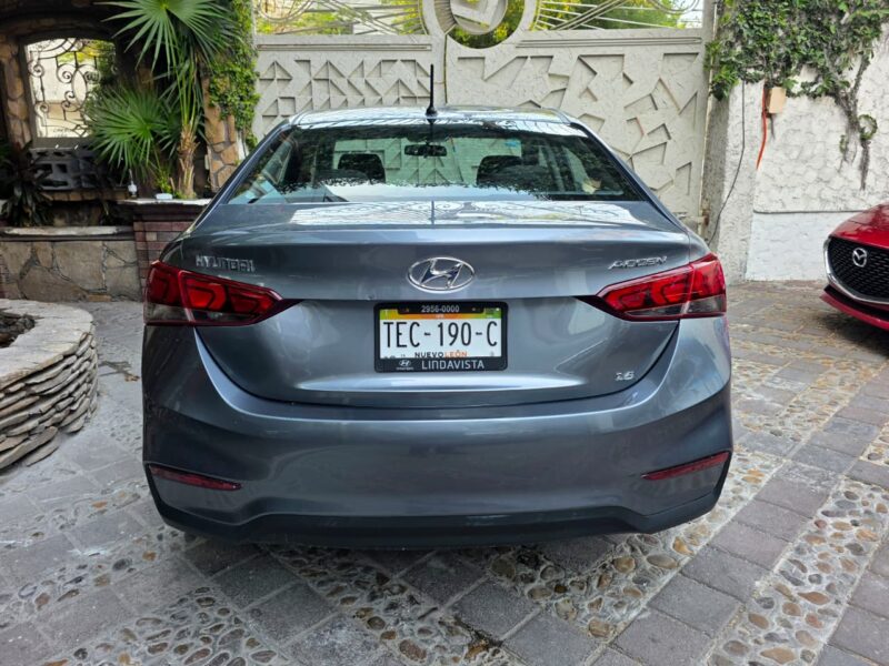 Hyundai Accent GL modelo 2018