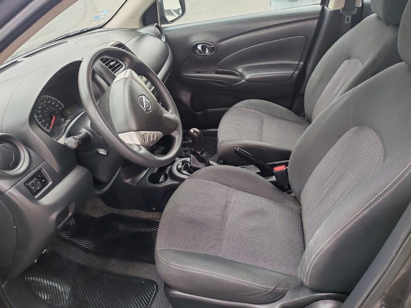Nissan Versa Advance 2019 estandar