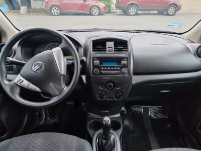 Nissan Versa Advance 2019 estandar