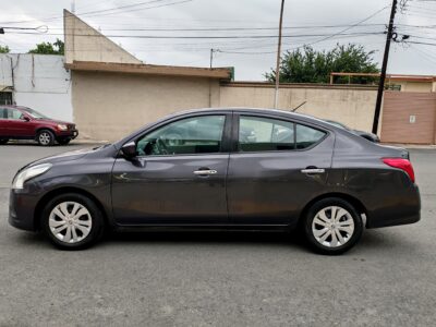 Nissan Versa Advance 2019 estandar