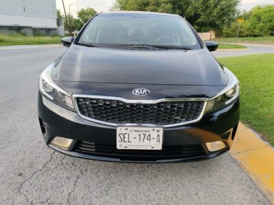 Venta de Kia Forte 2017 de particular Factura de agencia en Monterrey