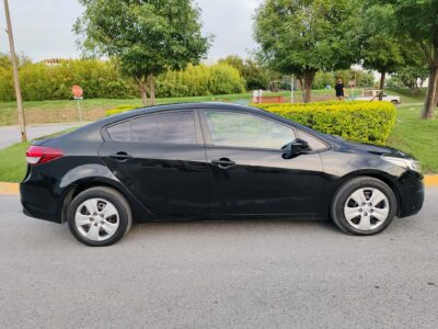 Venta de Kia Forte 2017 de particular Factura de agencia en Monterrey