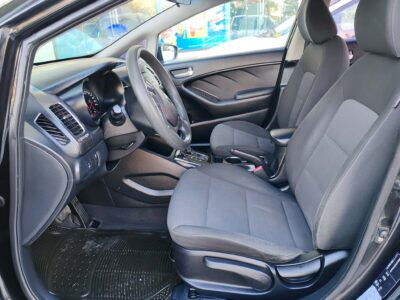 Venta de Kia Forte 2017 de particular Factura de agencia en Monterrey