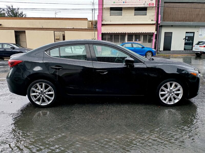 Mazda 3 Modelo 2018 Grand Touring en Monterrey