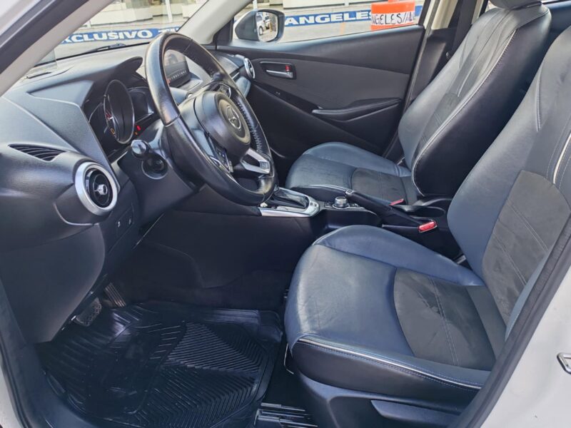 Mazda 2 Modelo 2022 Factura de Agencia Unico Dueño en Monterrey