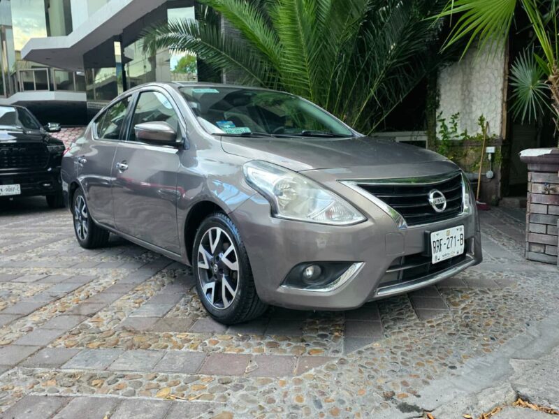 Nissan Versa Exclusive! año 2017 en Monterrey