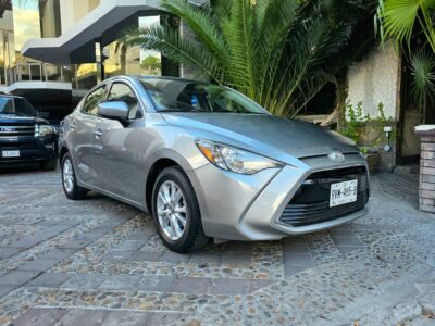Toyota Yaris R 2016 version LE transmision estandar en Monterrey