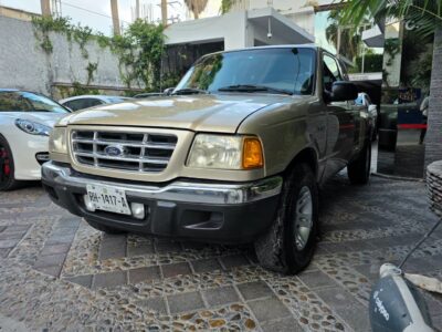 Ford Ranger modelo 2001 XLT cabina y media,