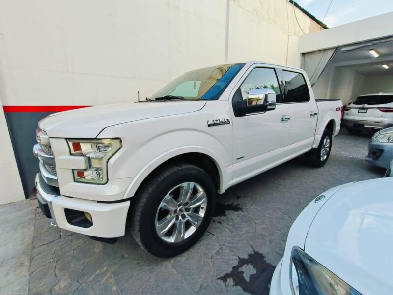 FORD LOBO PLATINUM - 2015 en Monterrey