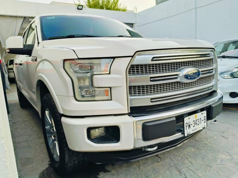 FORD LOBO PLATINUM - 2015 en Monterrey