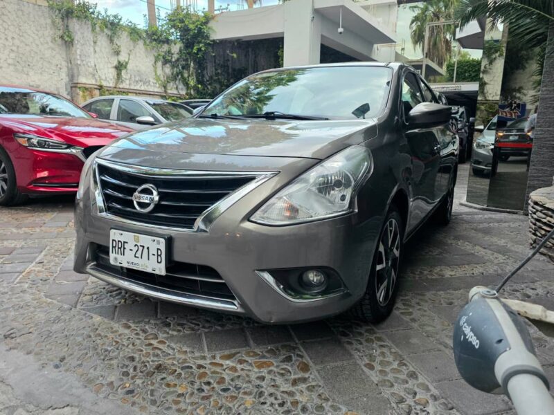 Nissan Versa Exclusive! año 2017 en Monterrey