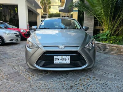 Toyota Yaris R 2016 version LE transmision estandar en Monterrey