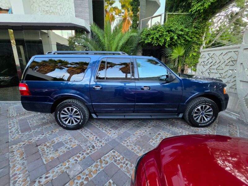 Ford Expedition MAX Extra Larga 4x4 modelo 2017 en Monterrey