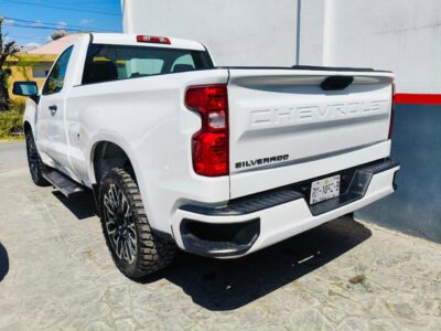 CHEVROLET SILVERADO LS - 2020 en Monterrey