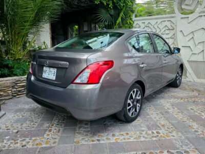 Nissan Versa Exclusive! año 2017 en Monterrey
