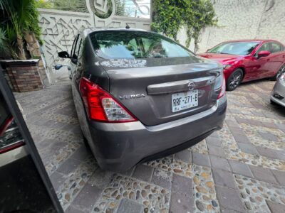 Nissan Versa Exclusive! año 2017 en Monterrey