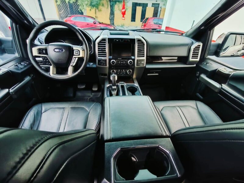 FORD LOBO PLATINUM - 2015 en Monterrey